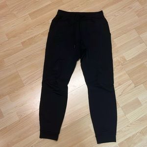 Lululemon men’s black track pants sz S. Gently worn
